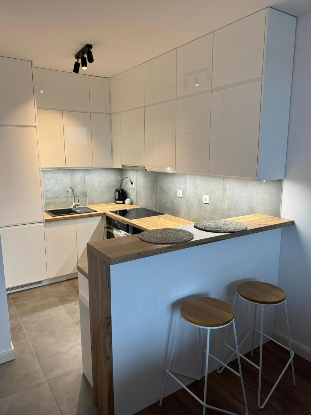 Sky Tower Self Check In 1 Bedroom Apartment Rzeszow Dış mekan fotoğraf
