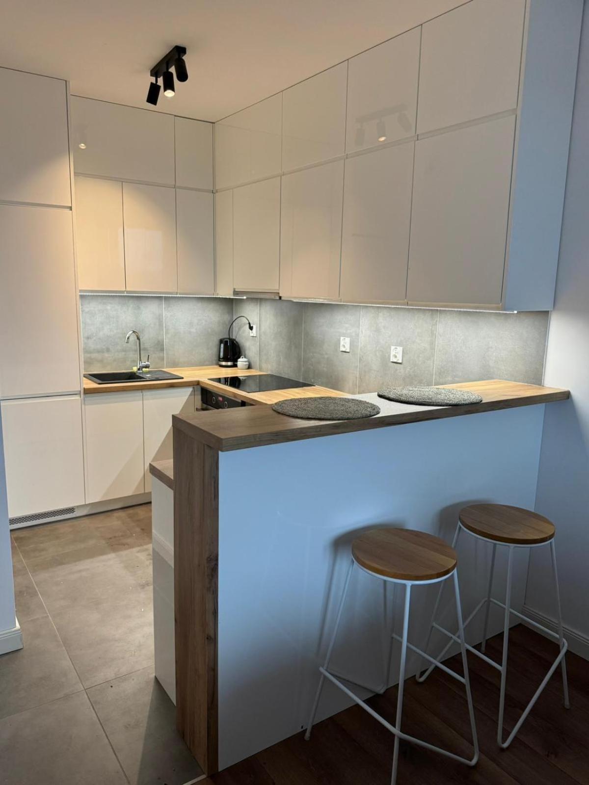 Sky Tower Self Check In 1 Bedroom Apartment Rzeszow Dış mekan fotoğraf
