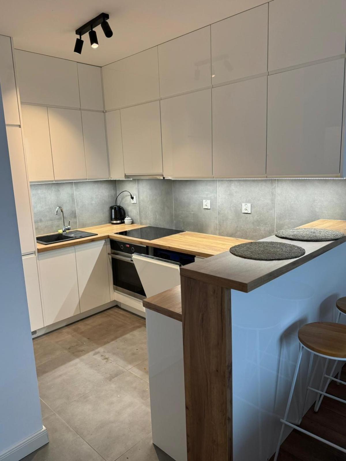 Sky Tower Self Check In 1 Bedroom Apartment Rzeszow Dış mekan fotoğraf